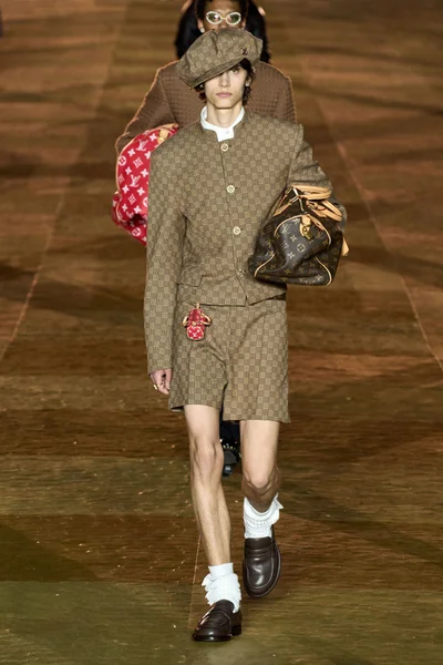 Look 62